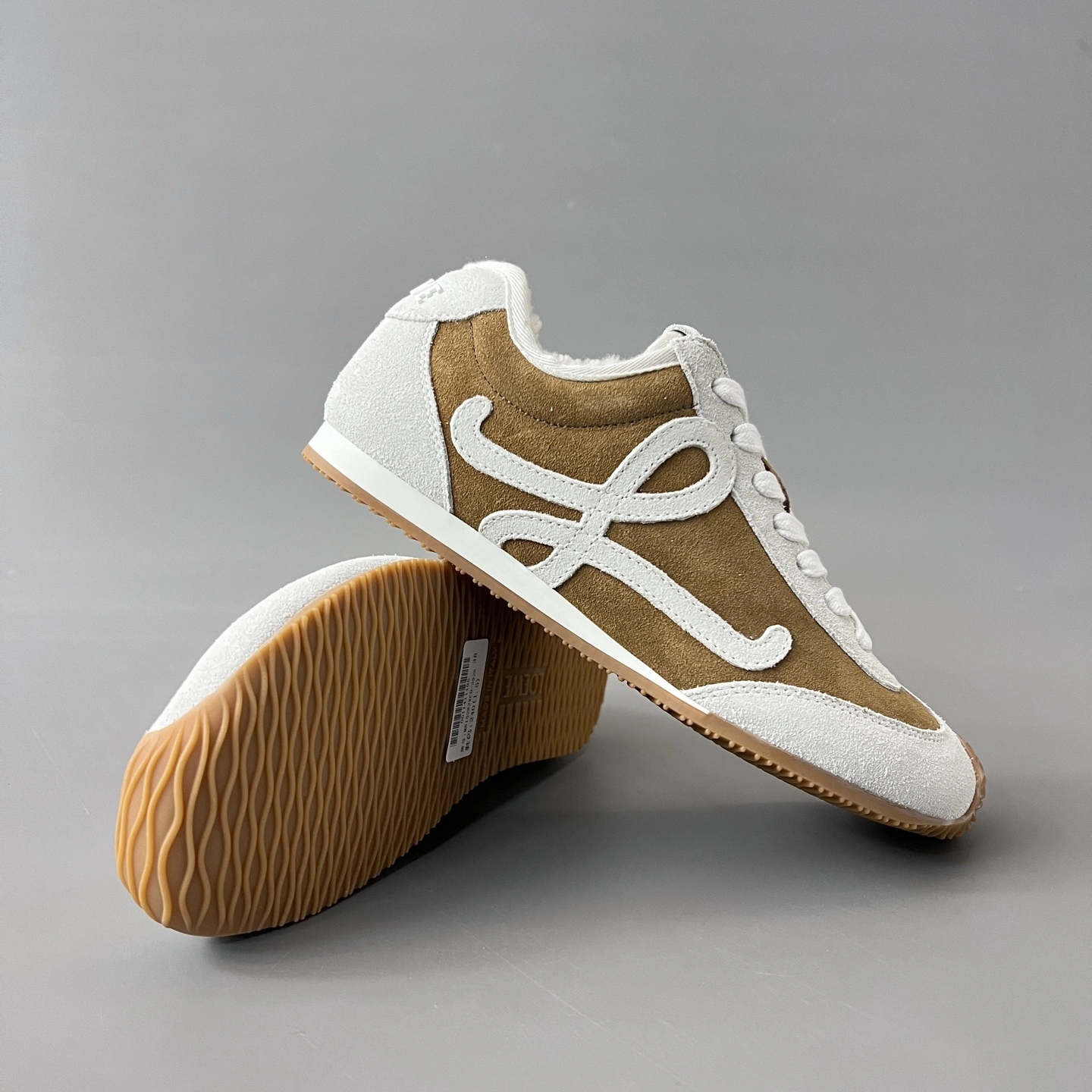 OOBB- 8o5w5 M816282XC0-2912 cowhide Ballet Runner 2.0 item:F-X300A2417B